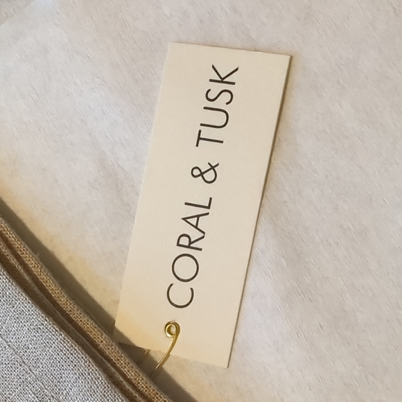 Coral and Tusk Embroidered Linen - Picture 4 of 5